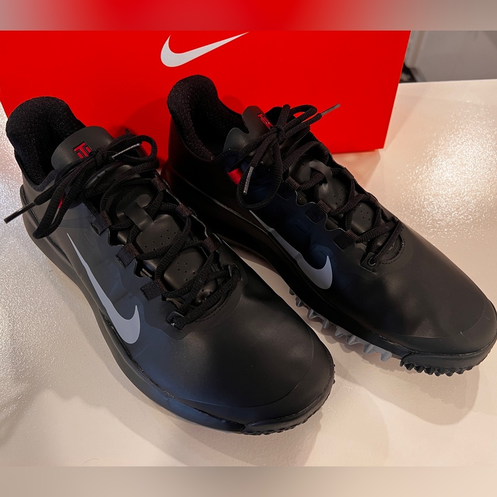 Tiger Woods ‘13 Nike Golf Shoes, Size 13 men’s, black